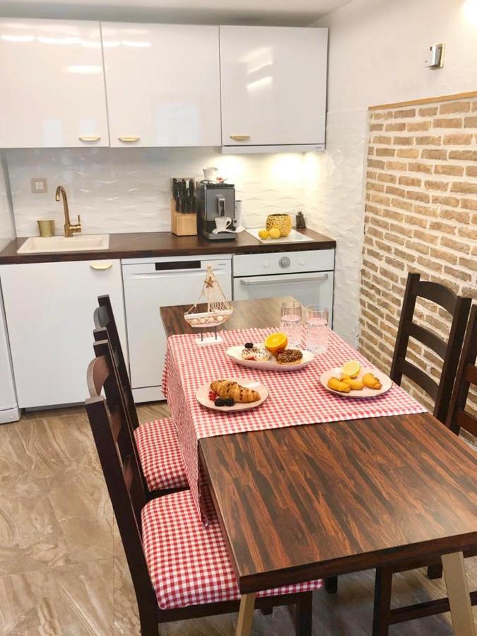 Istrian Stone House In The Heart Of The Beautiful Fishing Village Fazana - Only Few Steps From The Sea And The Wonderful Beach - Incl Plasma-Quad-Plus-Filter Against C O V I D Eksteriør bilde